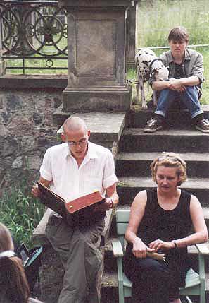 Christine Hoffmann und Arne Ihm, Lesung am Bibliothekspavillon im Juni 2001